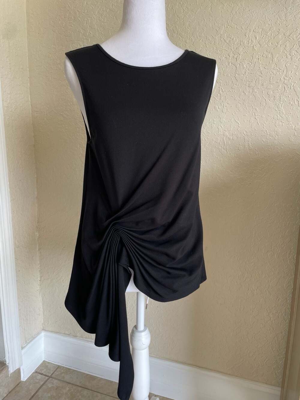 Express Black Sleeveless Ruched Drape Top Women’s M Asymmetrical Hem